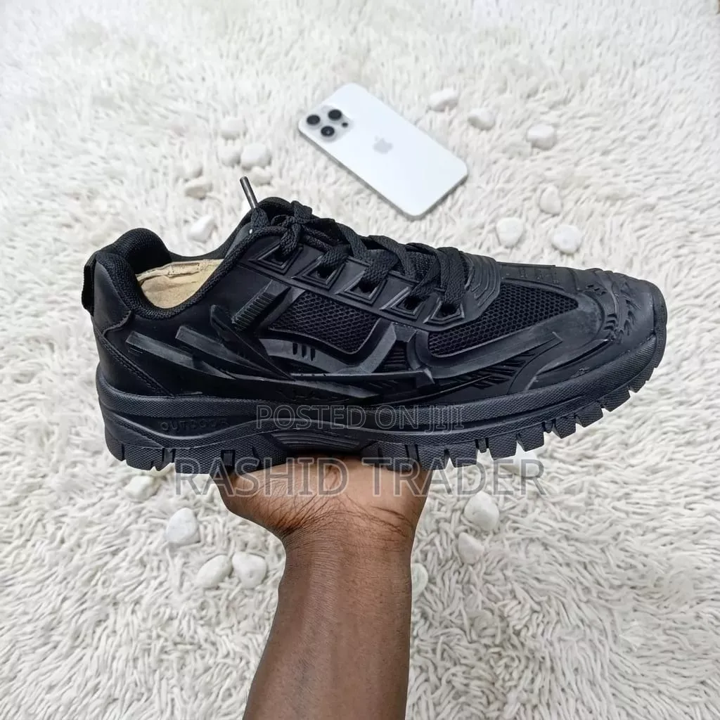 Closed Sports Shoes Sneakers