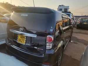 Toyota Corolla Rumion 2010 Black