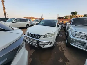Toyota Vanguard 2011 White