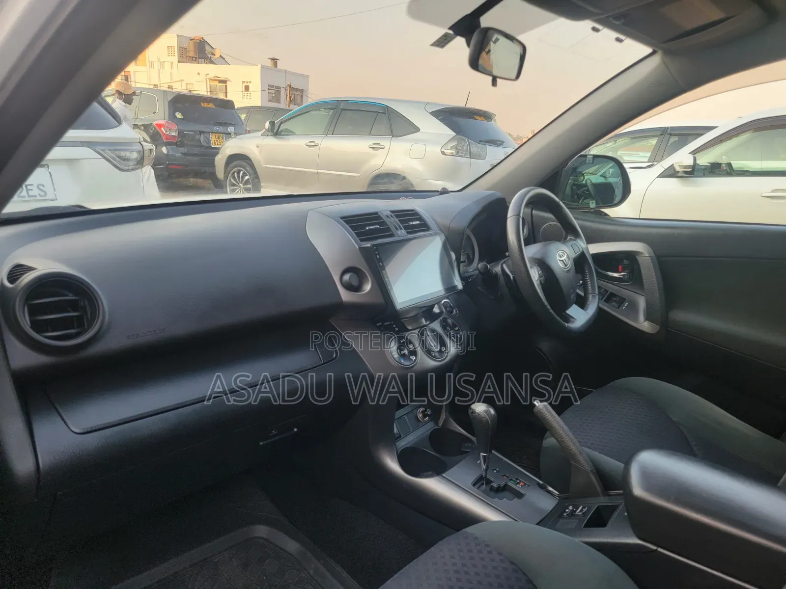 Toyota Vanguard 2011 White