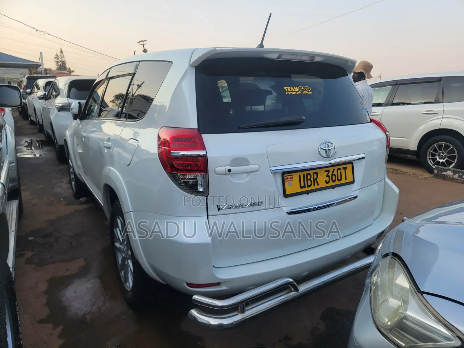 Toyota Vanguard 2011 White