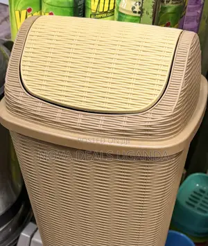 Dustbin With Detachable Swinging Lid