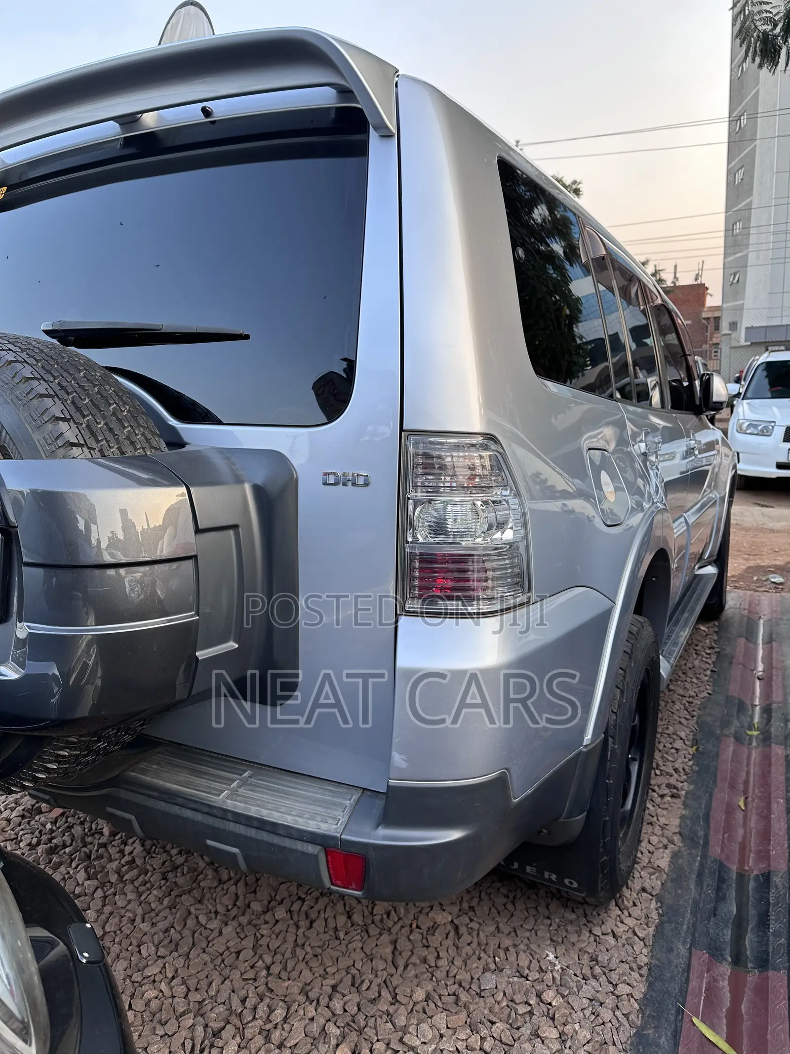 Mitsubishi Pajero 2010 Silver