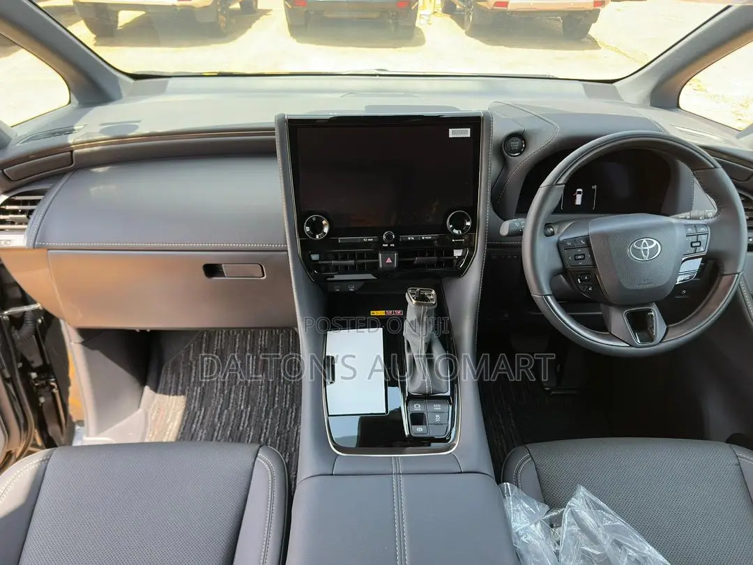 Toyota Alphard 2.5 Hybrid AWD 2023 Black