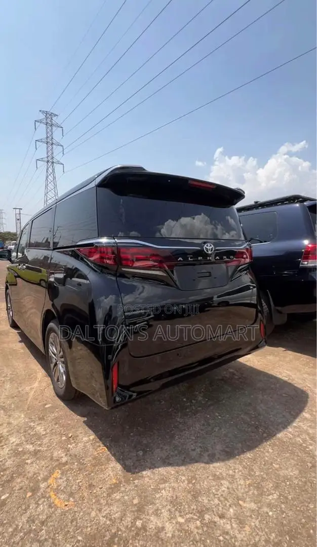 Toyota Alphard 2.5 Hybrid AWD 2023 Black