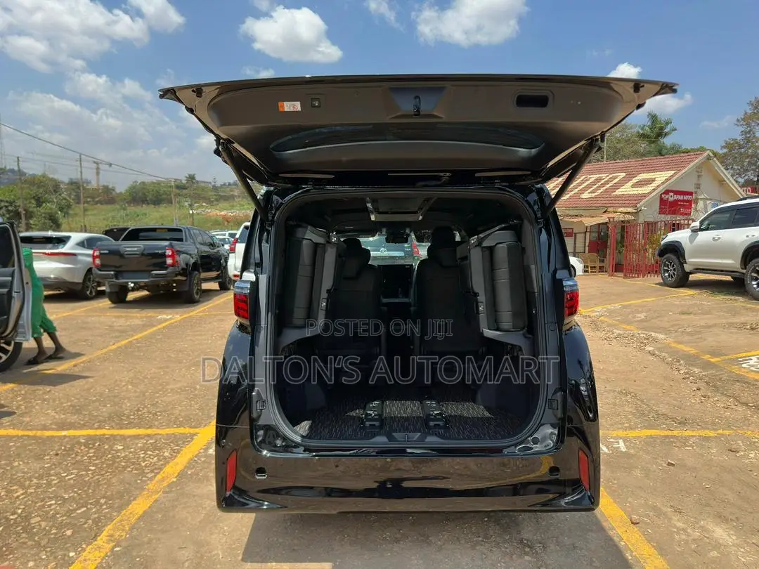 Toyota Alphard 2.5 Hybrid AWD 2023 Black