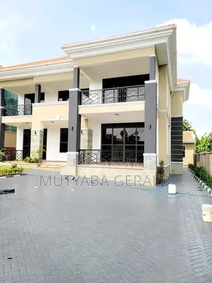 4bdrm Duplex in Nsambya Lukuli Road, Central Division for rent