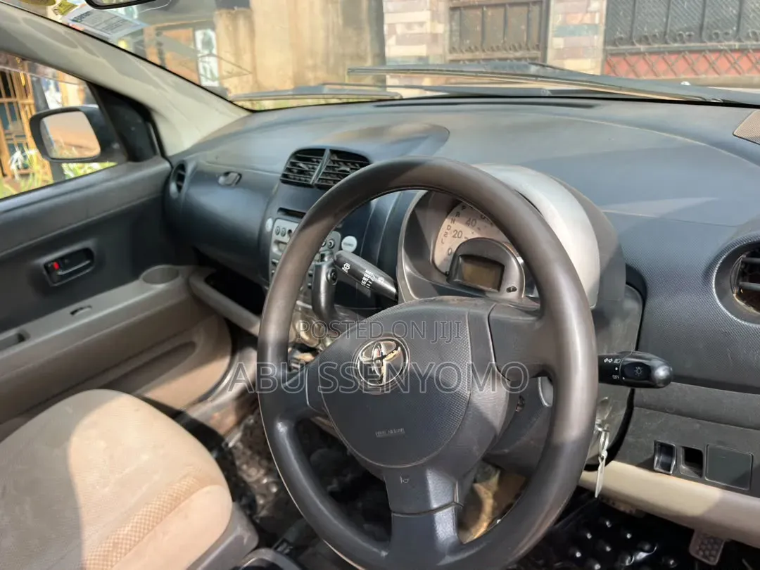 Toyota Passo 2005 Silver
