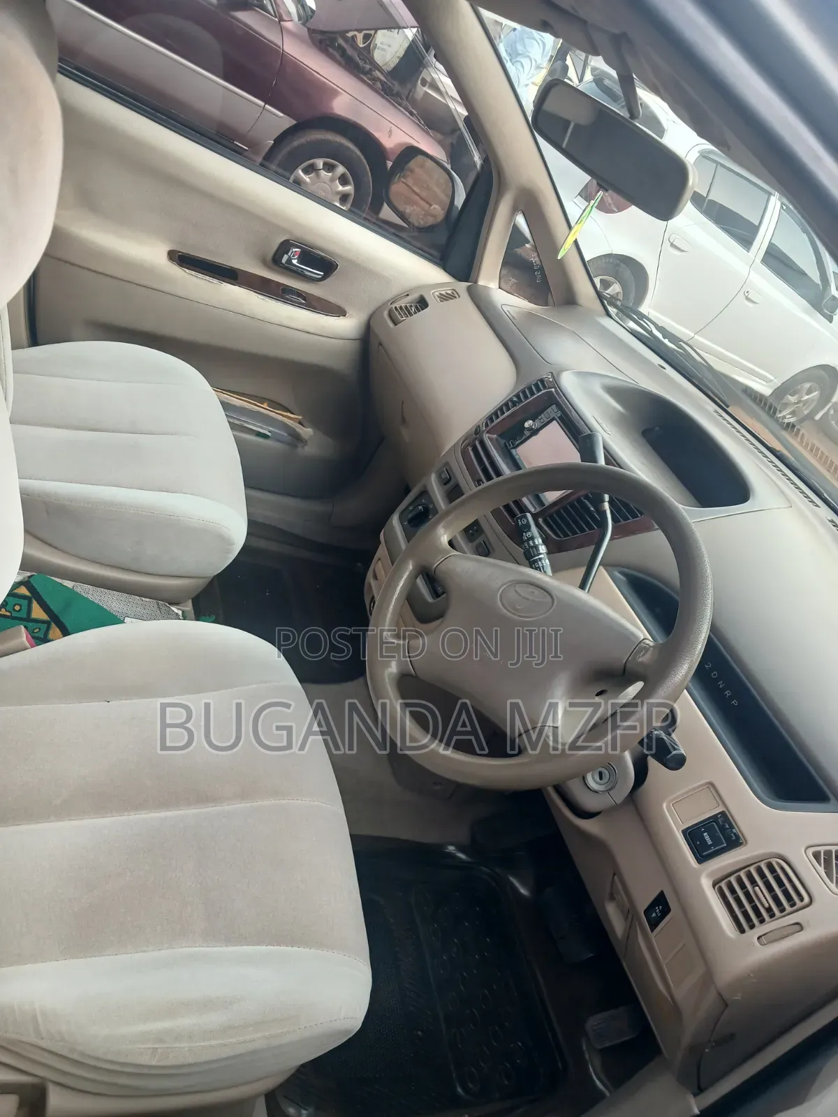 Toyota Nadia 1999 Silver