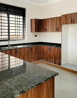 5bdrm Duplex in Muyenga, Central Division for rent