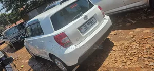 Toyota IST 2009 White