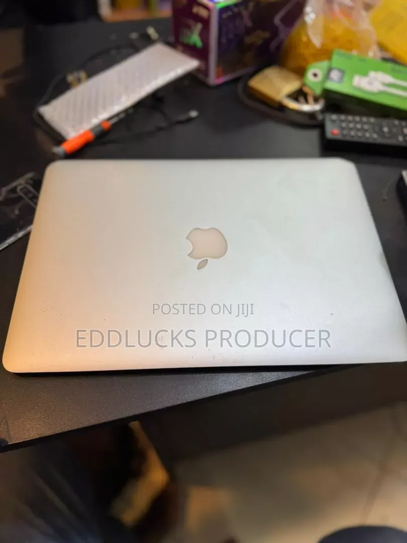 Laptop Apple MacBook Air 4GB Intel Core i5 SSHD (Hybrid) 128GB
