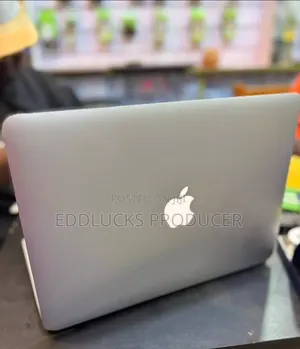 Laptop Apple MacBook Air 4GB Intel Core i5 SSHD (Hybrid) 128GB