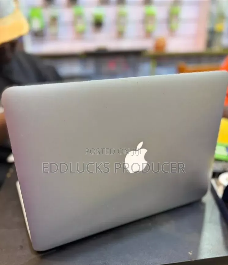 Laptop Apple MacBook Air 4GB Intel Core i5 SSHD (Hybrid) 128GB
