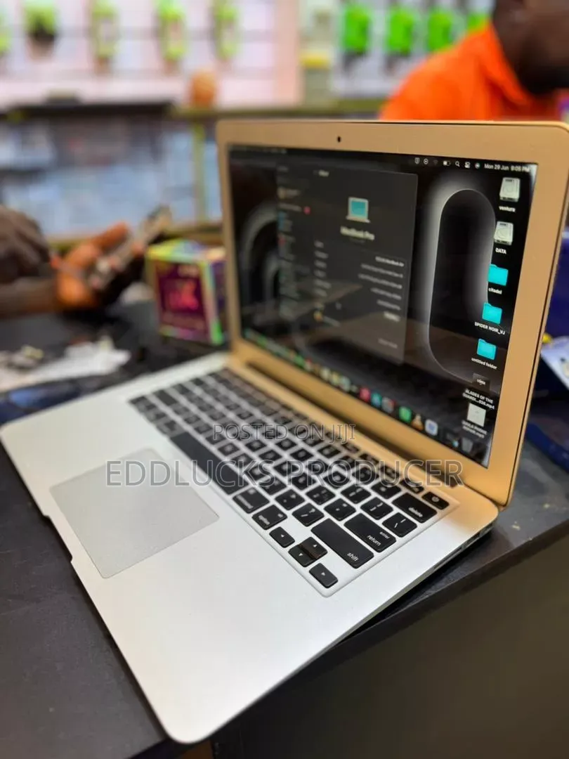 Laptop Apple MacBook Air 4GB Intel Core i5 SSHD (Hybrid) 128GB