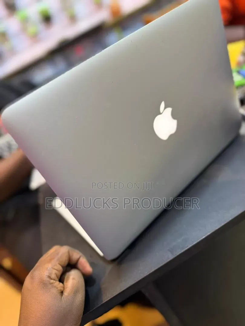 Laptop Apple MacBook Air 4GB Intel Core i5 SSHD (Hybrid) 128GB
