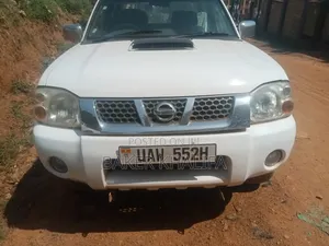 Nissan Hardbody 2014 White
