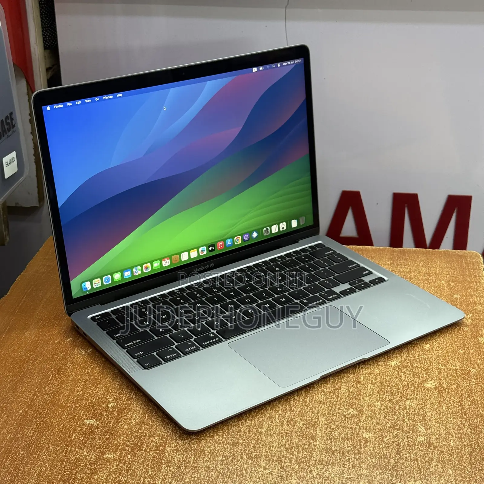 Laptop Apple MacBook Air 2020 8GB Intel Core i5 SSD 512GB
