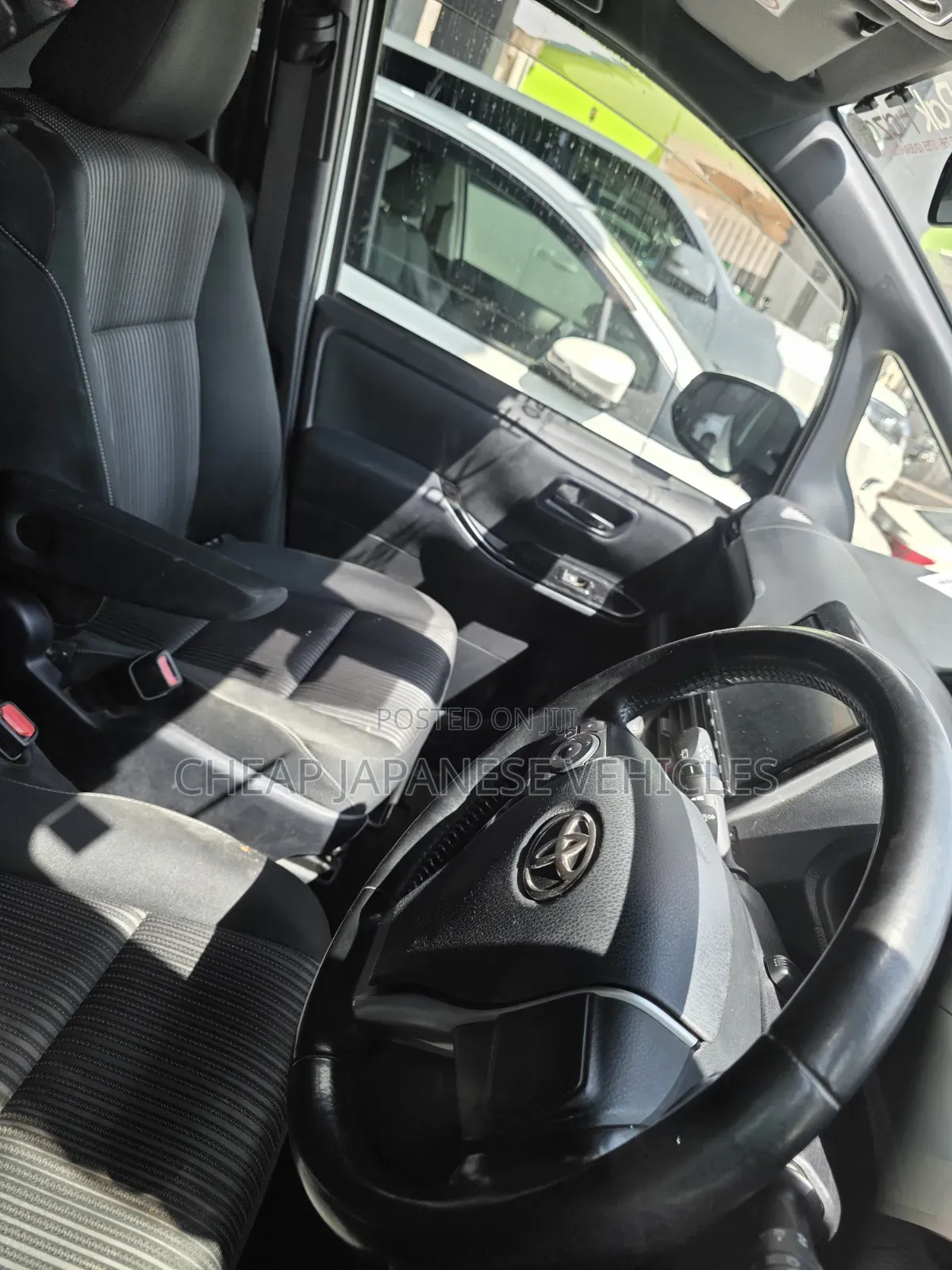Toyota Voxy 2017 White