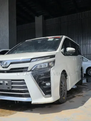 Toyota Voxy 2017 White
