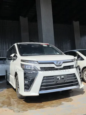 Toyota Voxy 2017 White