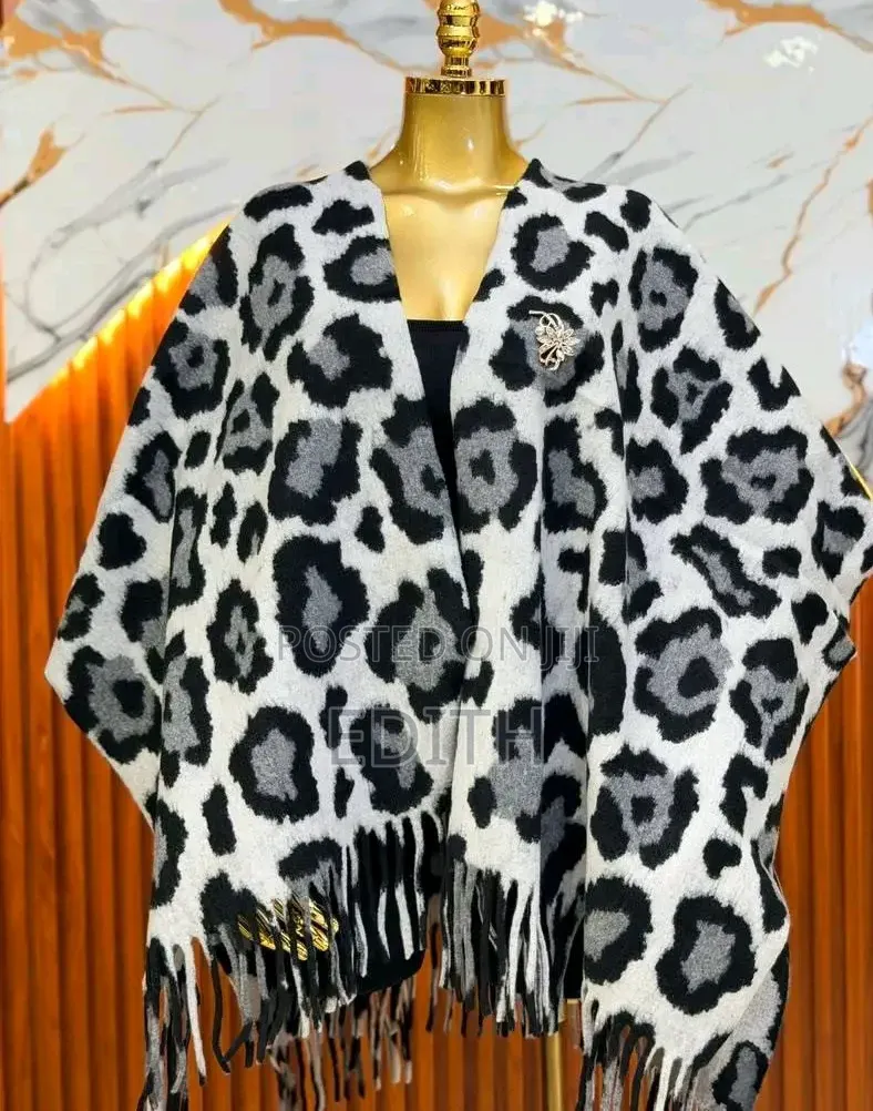 Ladies' Sweater Ponches