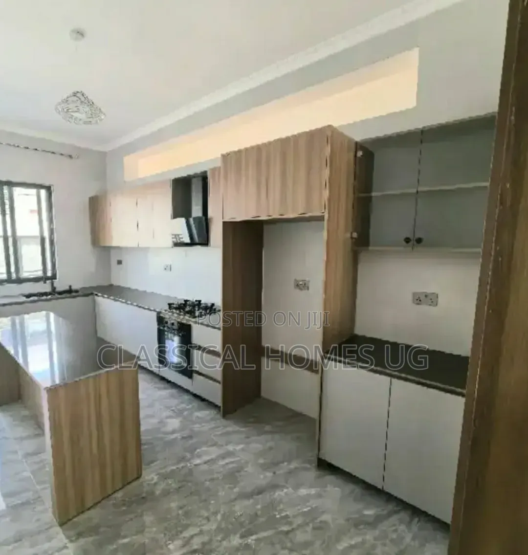 4bdrm Duplex in Lubowa Entebbe Road, Central Division for rent