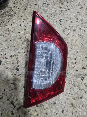 Toyota Mark X 2010 - 2012 Boot Reflector