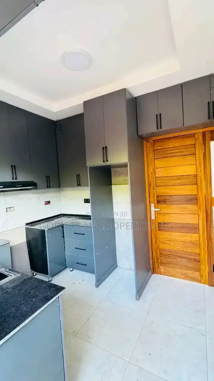 3bdrm Duplex in Buziga Estate, Makindye for rent