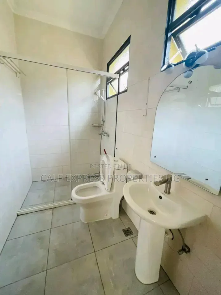 3bdrm Apartment in Munyonyo Estate, Makindye for rent
