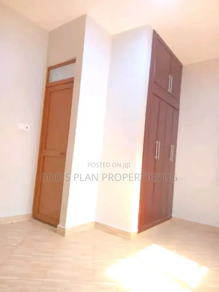 4bdrm Bungalow in Konge Buziga Estate, Makindye for rent