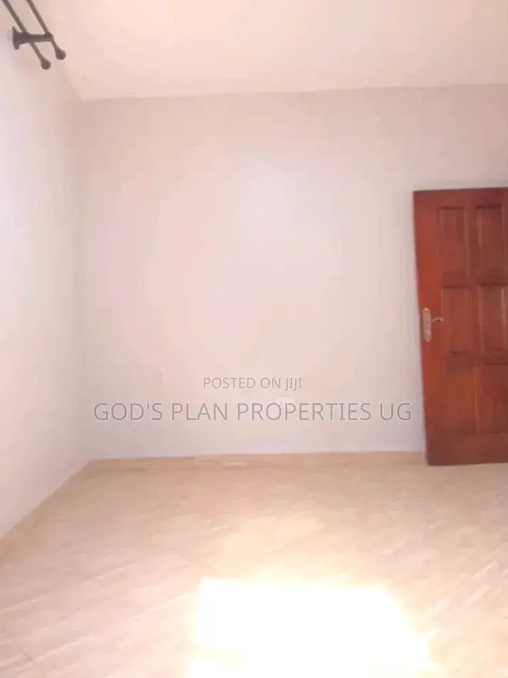 4bdrm Bungalow in Konge Buziga Estate, Makindye for rent