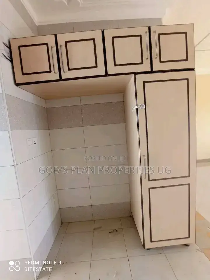 4bdrm Bungalow in Konge Buziga Estate, Makindye for rent