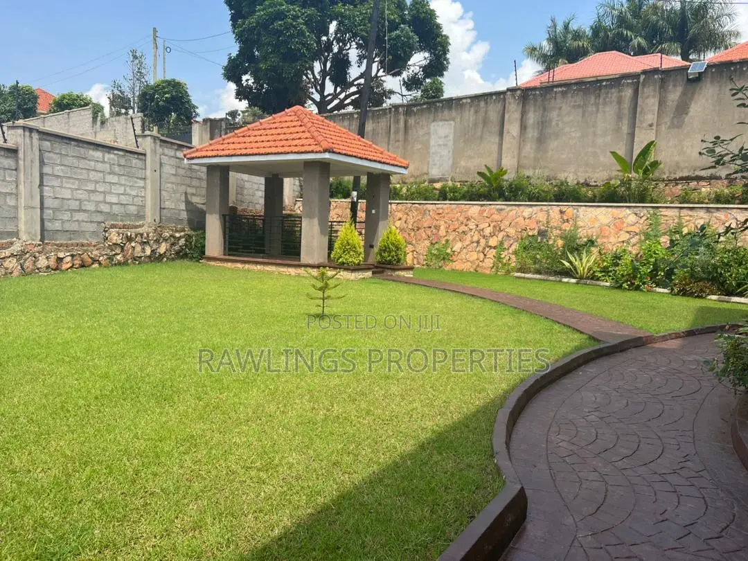 6bdrm Duplex in Lately, Makindye for rent