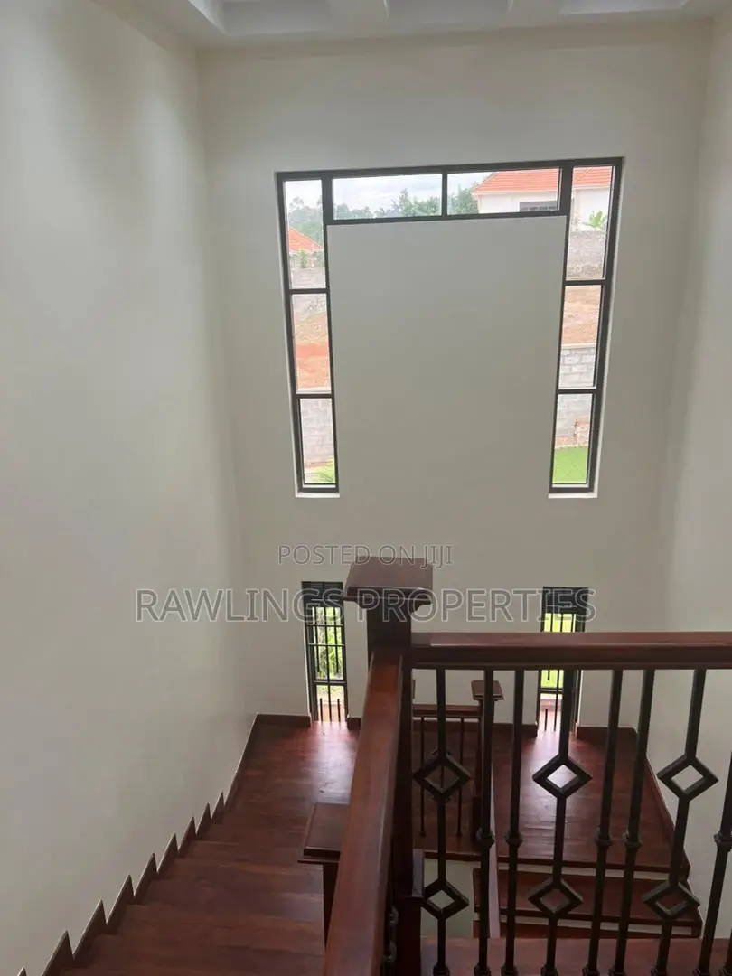 6bdrm Duplex in Lately, Makindye for rent