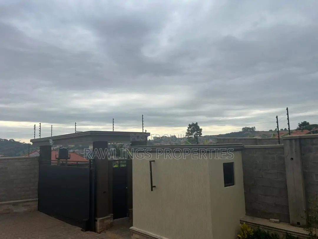 6bdrm Duplex in Lately, Makindye for rent
