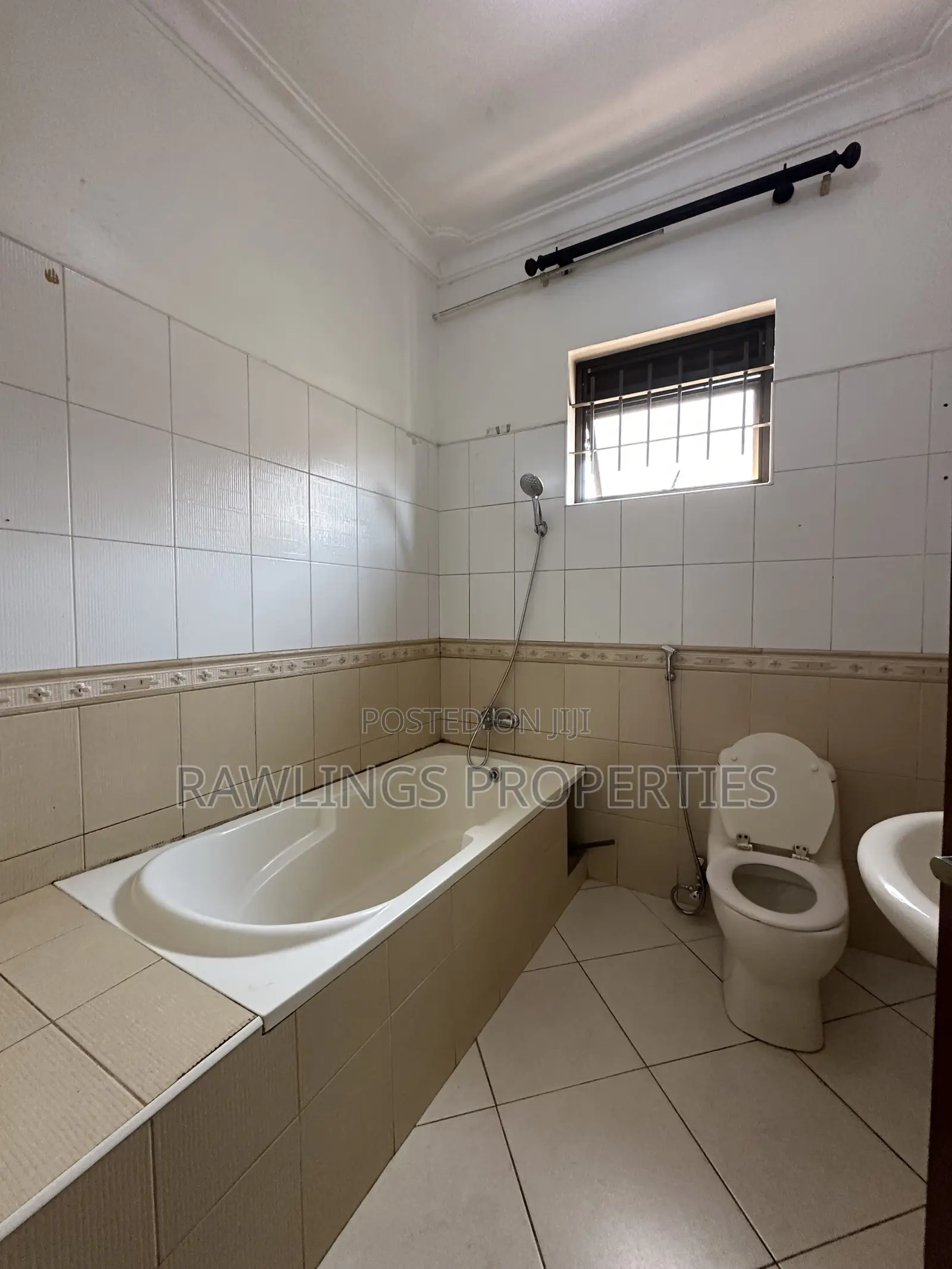 3bdrm Apartment in Kiwafu, Makindye for rent