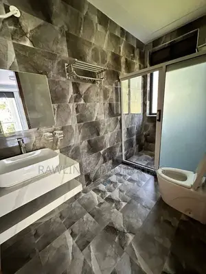 3bdrm Apartment in Bunga Hill, Makindye for rent