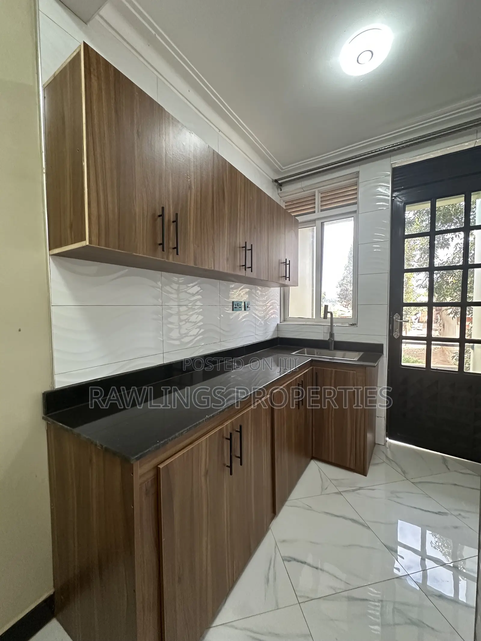 3bdrm Apartment in Kibiri, Makindye for rent