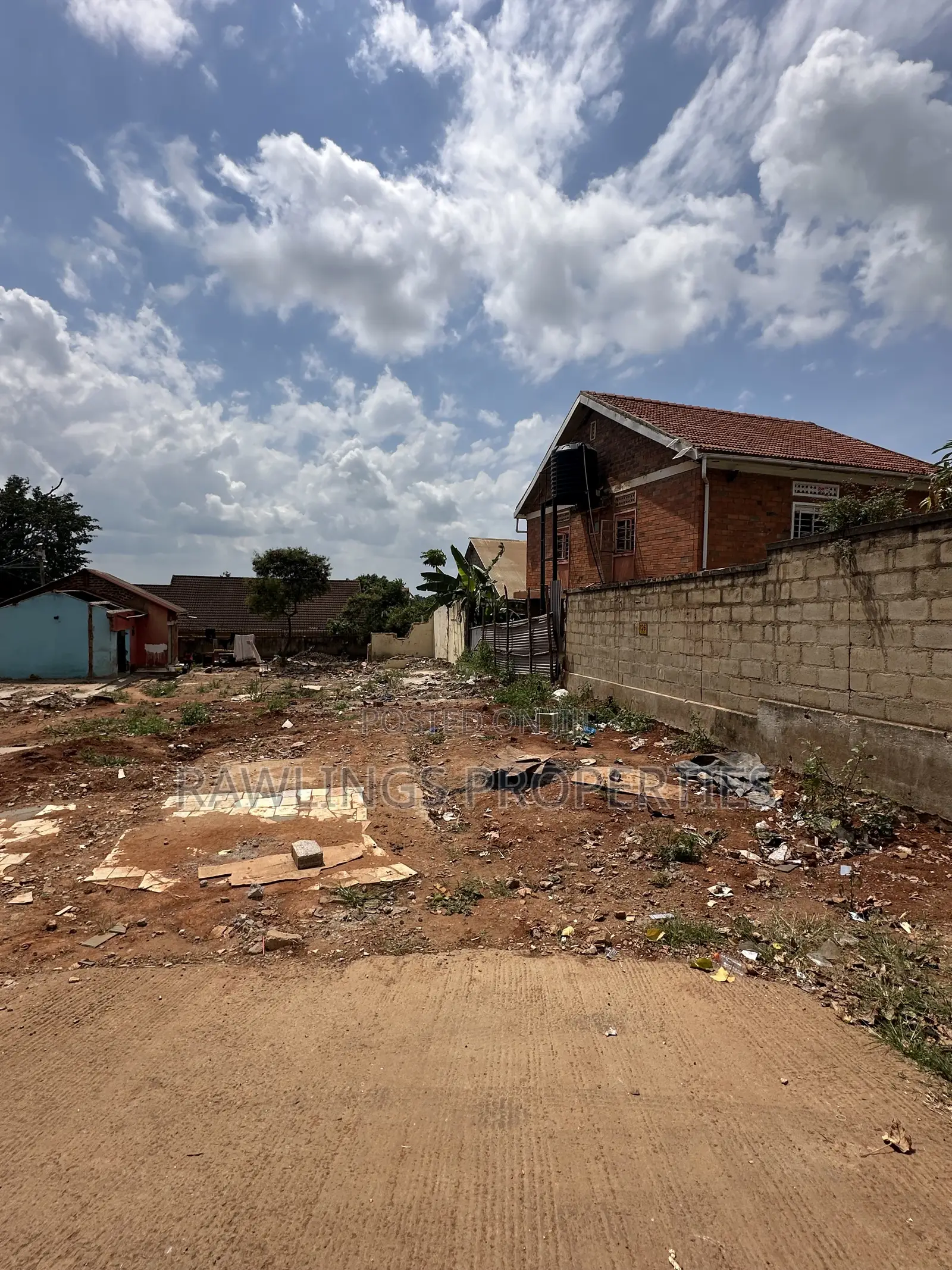 18 Decimal Commercial Corner Plot for Sale in Buziga