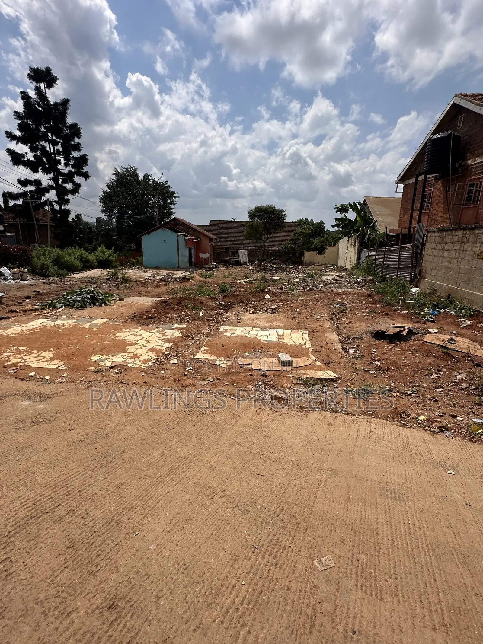 18 Decimal Commercial Corner Plot for Sale in Buziga