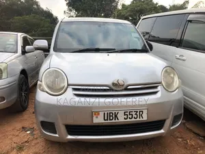 Toyota Sienta 2007 Silver