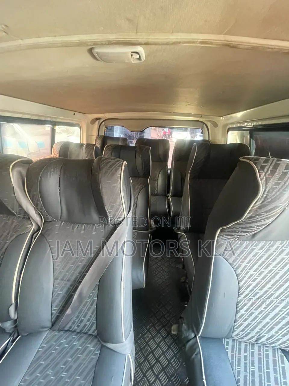 Toyota HiAce 2010 White
