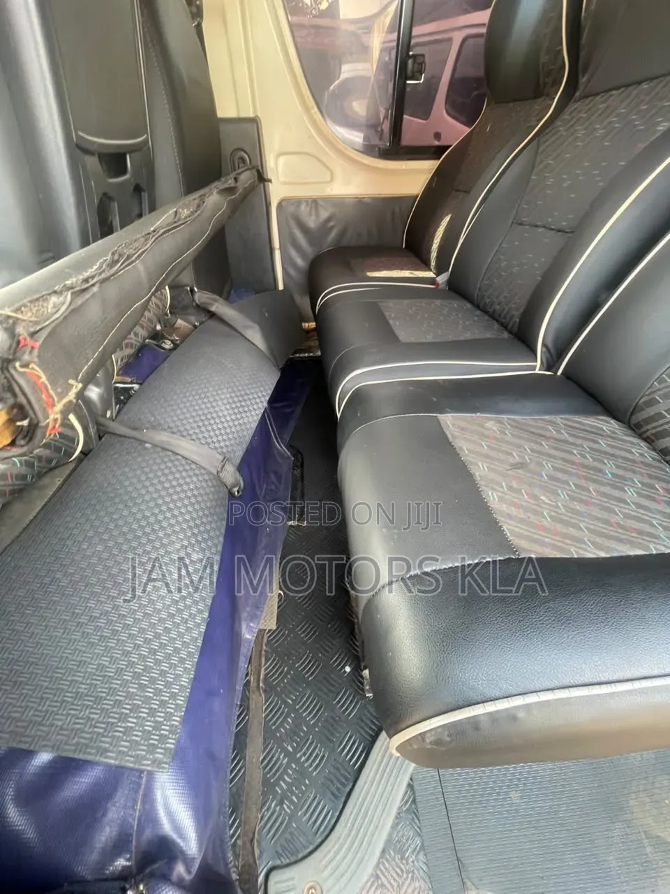 Toyota HiAce 2010 White