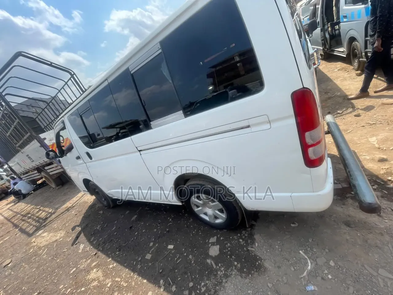 Toyota HiAce 2010 White