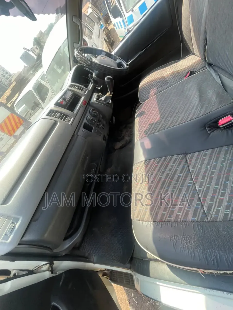 Toyota HiAce 2010 White