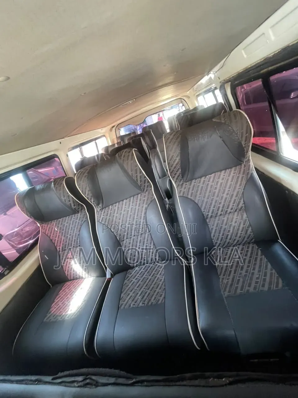 Toyota HiAce 2010 White