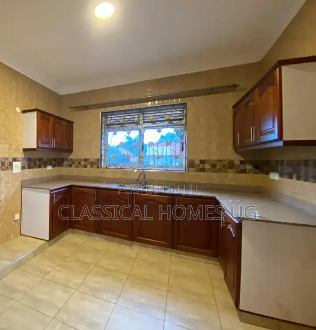 4bdrm Duplex in Muyenga, Central Division for rent