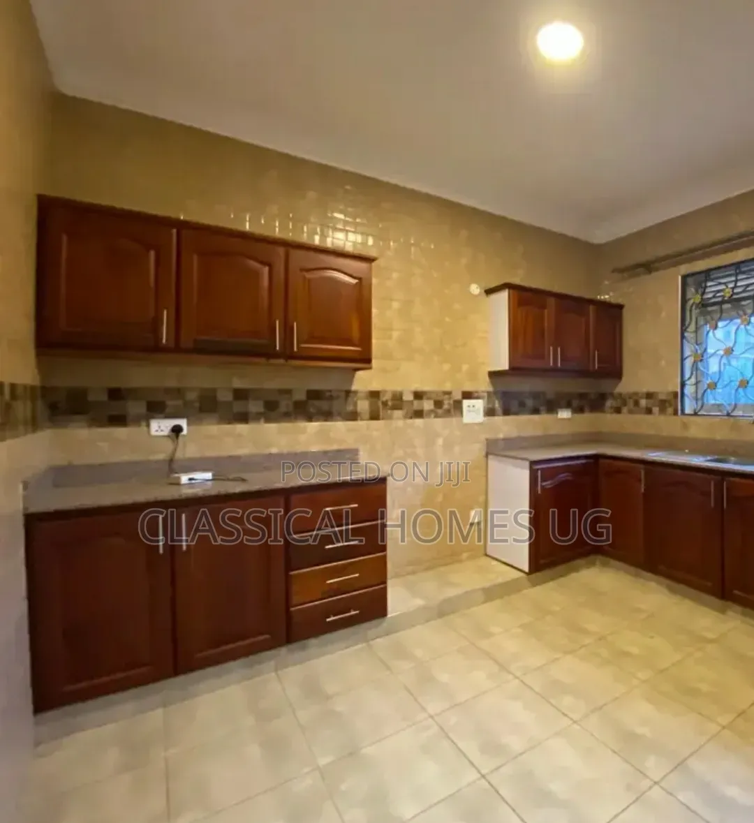 4bdrm Duplex in Muyenga, Central Division for rent