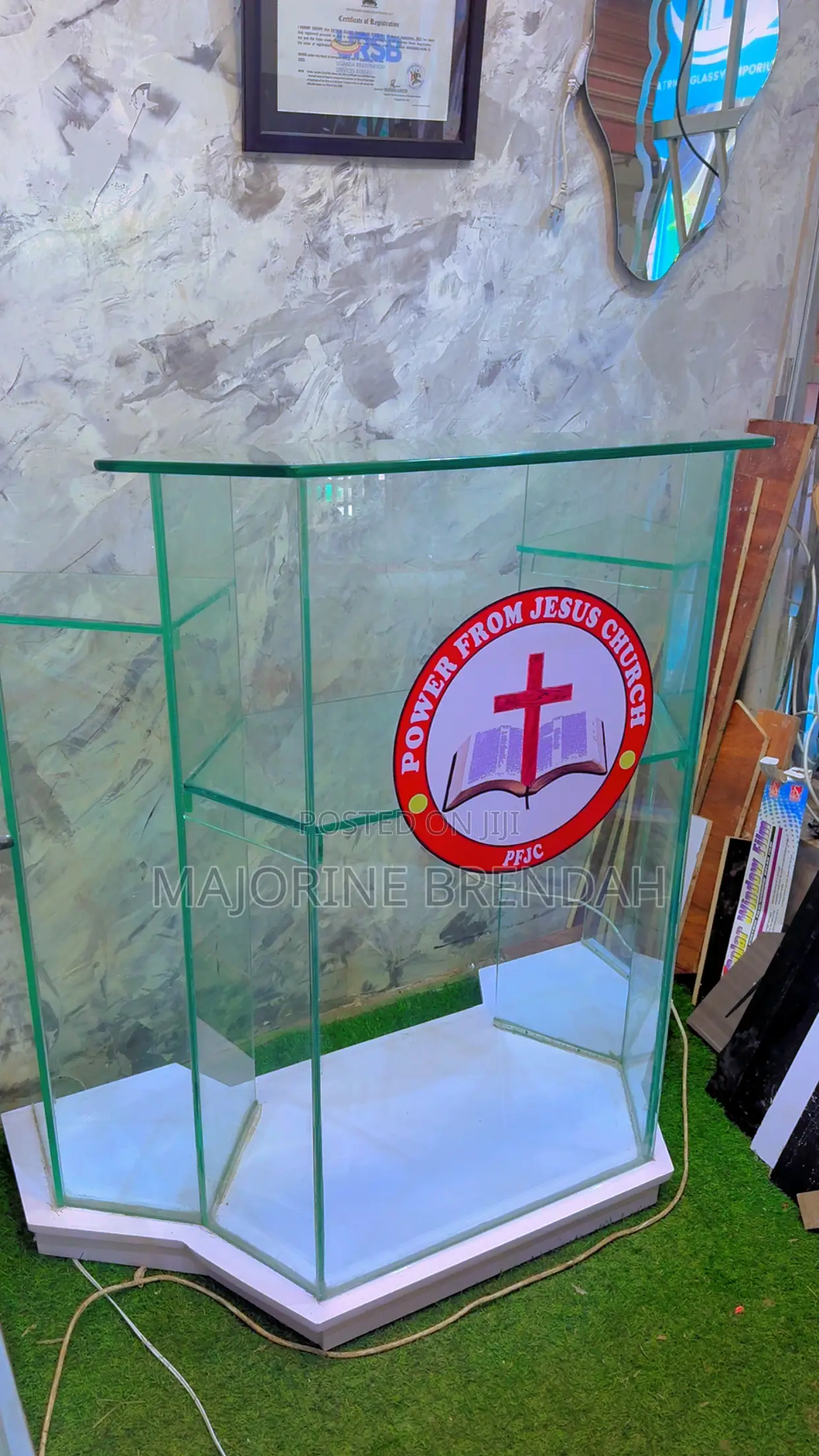 Transparent Rostrum